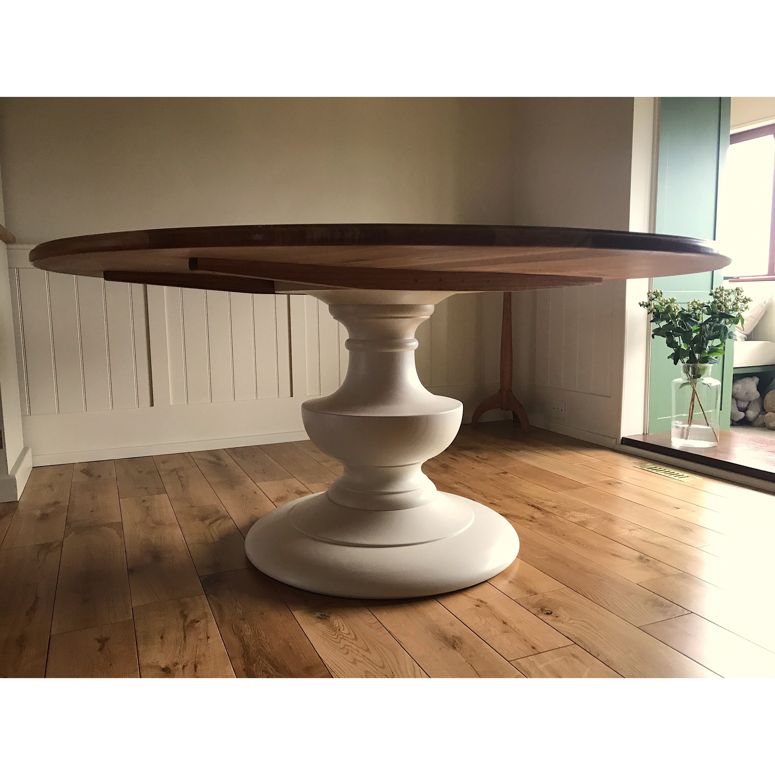 Pedestal table legs